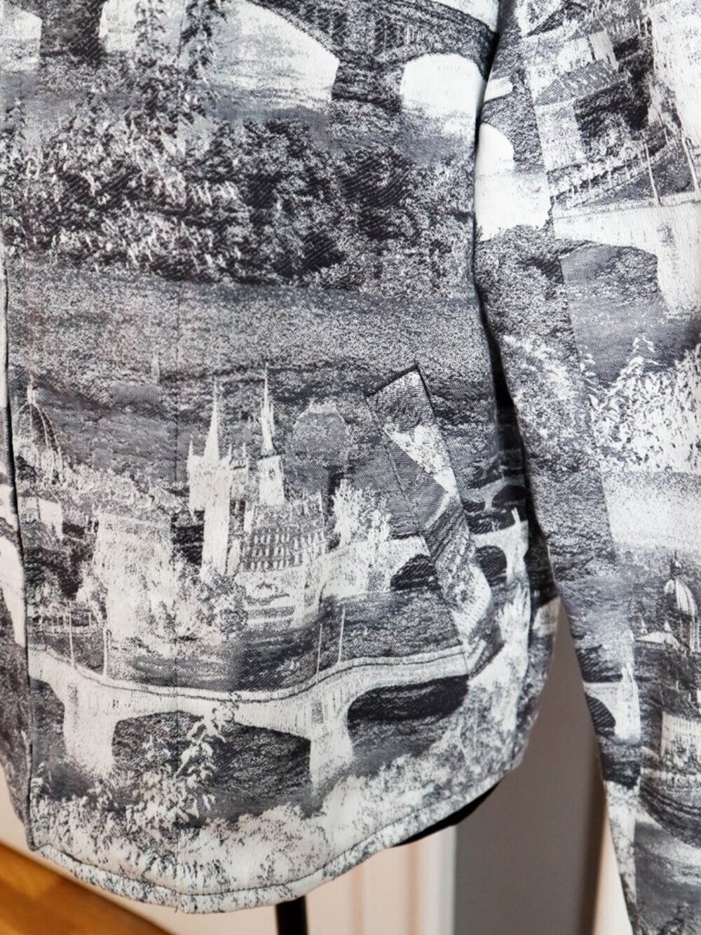 Chico's Full Zip Up Statement Jacket European Tapestry Print Sz 1 (M) Artsy - Picture 8 of 11